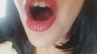 Sthandwa, umama wakho ongamzali akakuvumeli ukuthi uye esikoleni namuhla... Ngikudinga kakhulu...